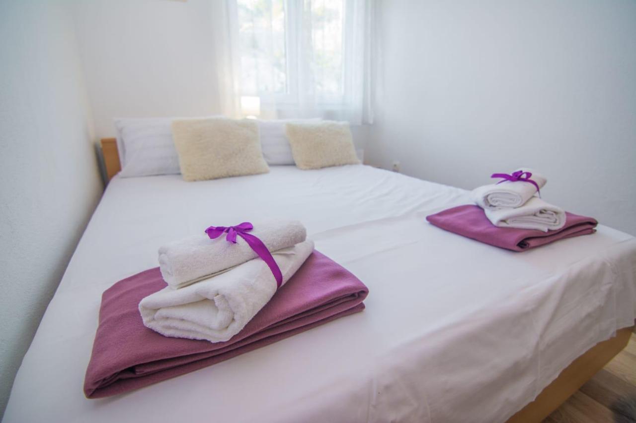 Village Holiday Apartman With Heated Pool Maslina Kostanje Zewnętrze zdjęcie