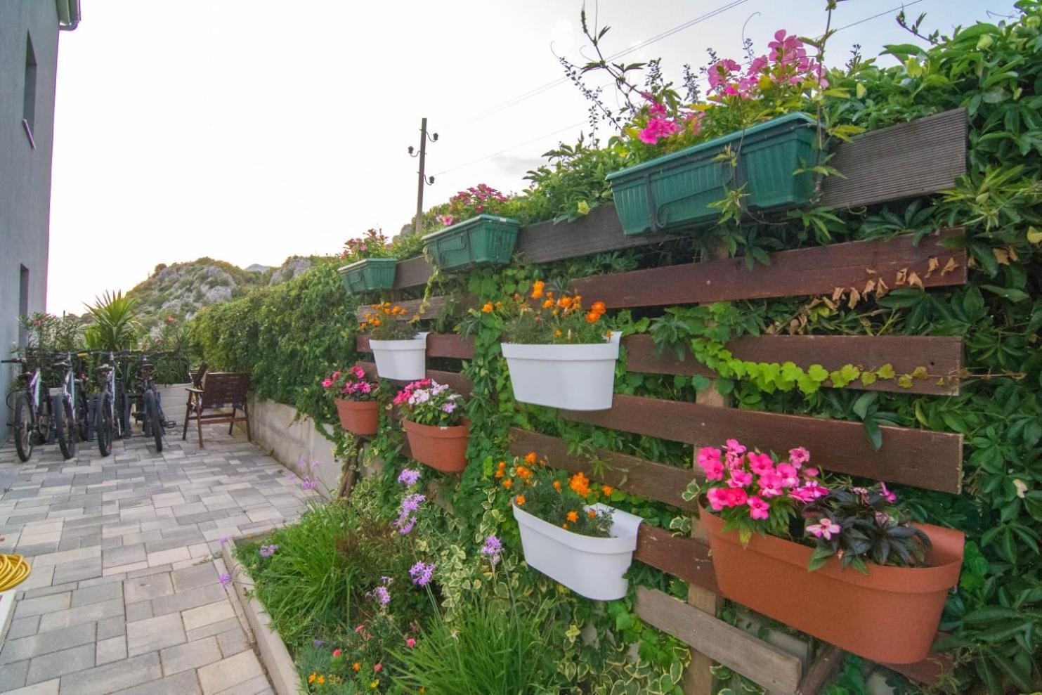 Village Holiday Apartman With Heated Pool Maslina Kostanje Zewnętrze zdjęcie